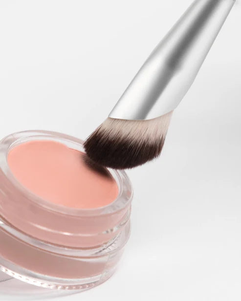 The brush is beveled.
