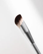 The brush is beveled.